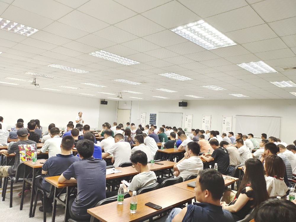 警鐘長鳴，常抓不懈！沃德召開安全生產(chǎn)專題會(huì)議